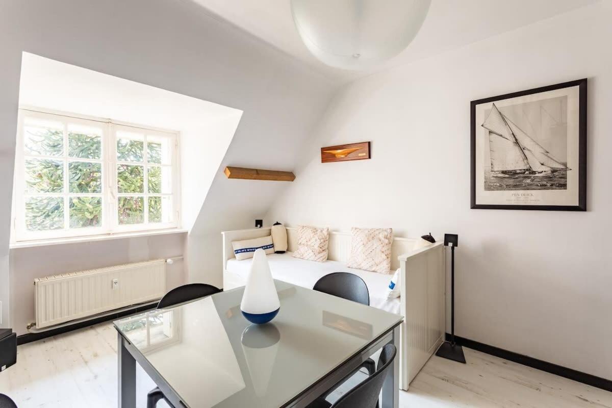 Le Capucin - Petit Duplex Avec Place De Parking Dinard Exterior photo