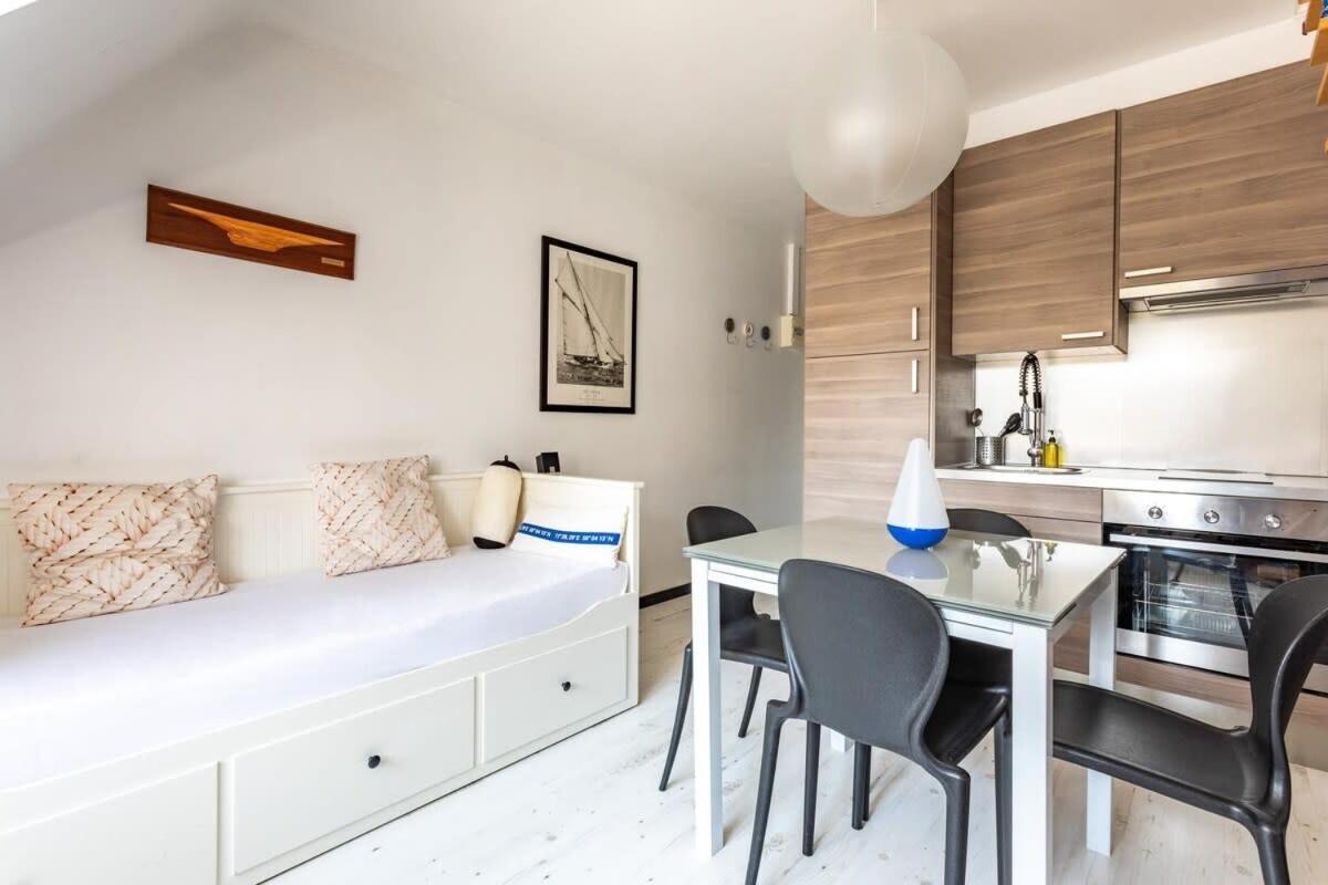 Le Capucin - Petit Duplex Avec Place De Parking Dinard Exterior photo